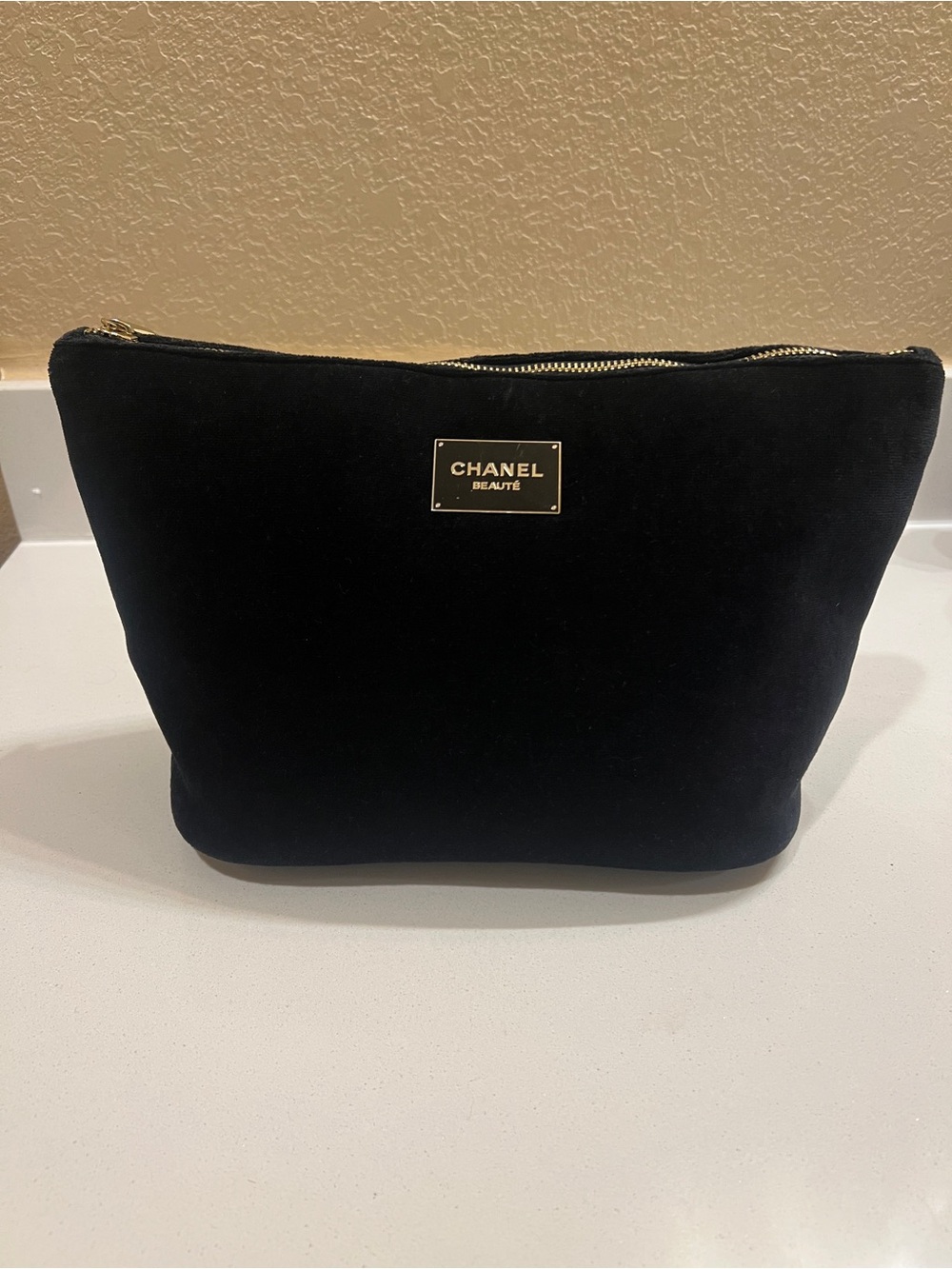 CHANEL BEAUTE Black
Velvet Cosmetic Bag Pouch